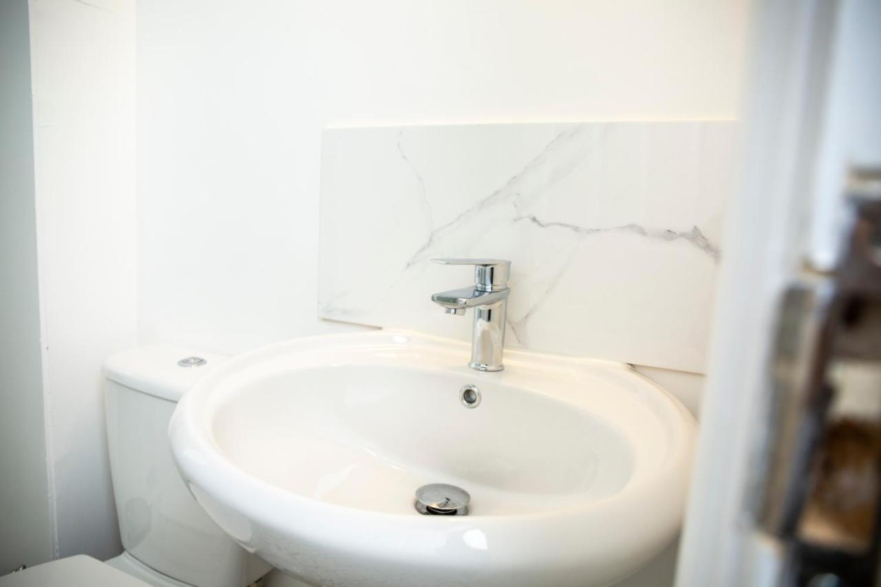 Modern Townhouse Apartment With Free Parking And Wifi Stratford-upon-Avon Ngoại thất bức ảnh